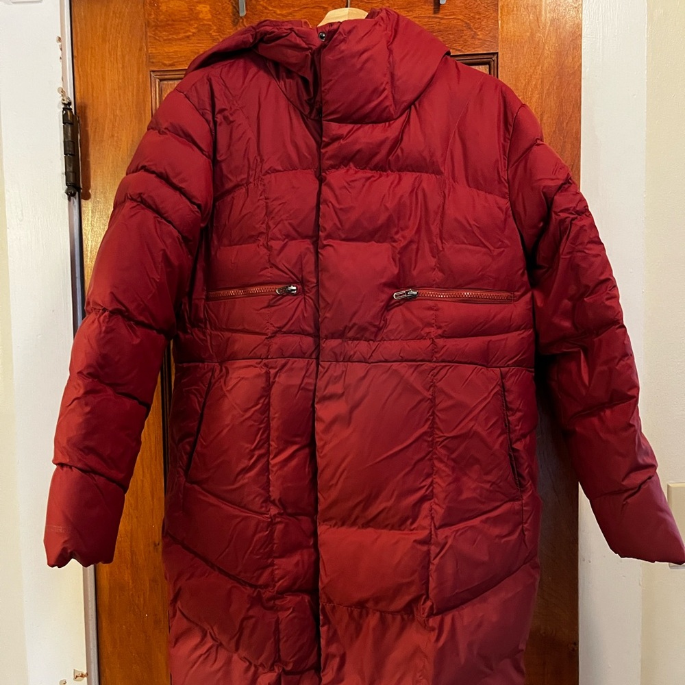 UA Cold Gear Brick Red Down Parka sz M